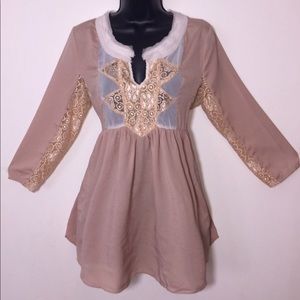Gimmicks by BKE Babydoll Blouse